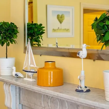 Holiday home 130 - Large Duplex By Shortstays *