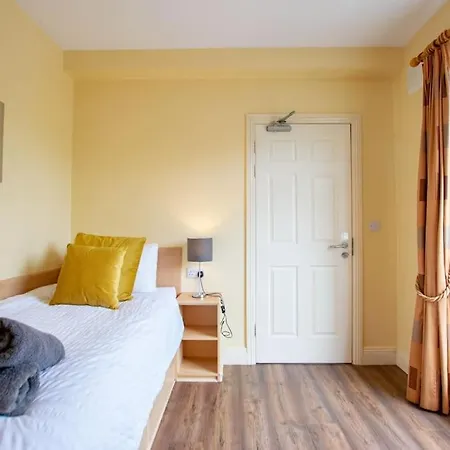 130 - Large Duplex By Shortstays Holiday home Galway