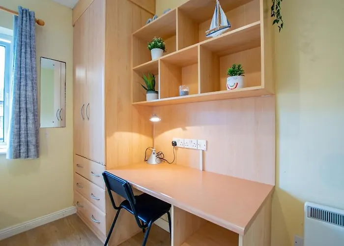 130 - Large Duplex By Shortstays *