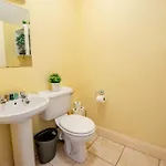 130 - Large Duplex By Shortstays - Sleeps 6 Holiday home Galway