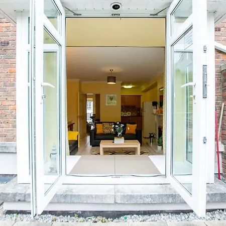 130 - Large Duplex By Shortstays Голуэй