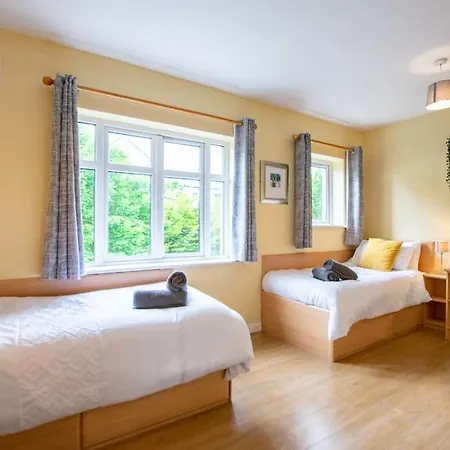130 - Large Duplex By Shortstays * Galway